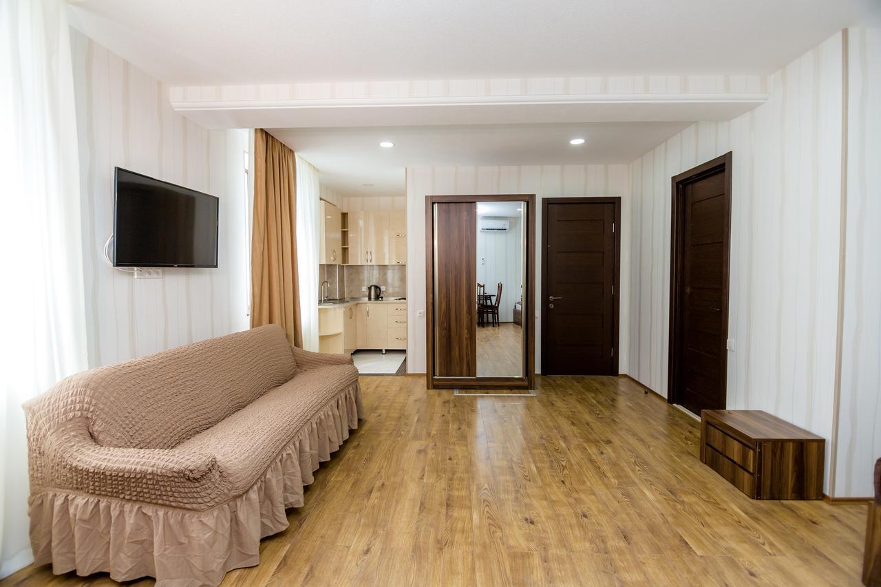 Elia Palace Hotel Tbilisi Ngoại thất bức ảnh