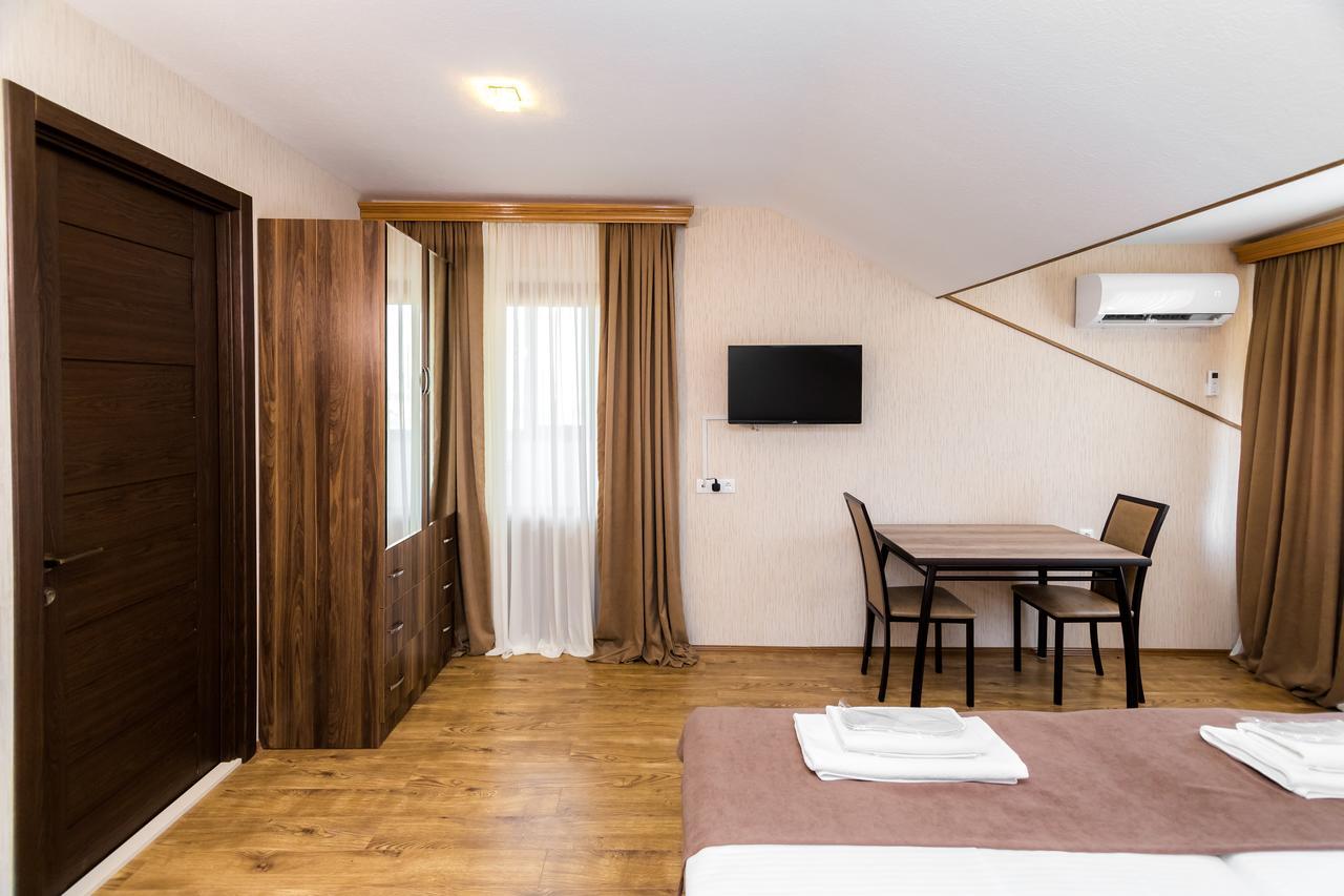 Elia Palace Hotel Tbilisi Ngoại thất bức ảnh