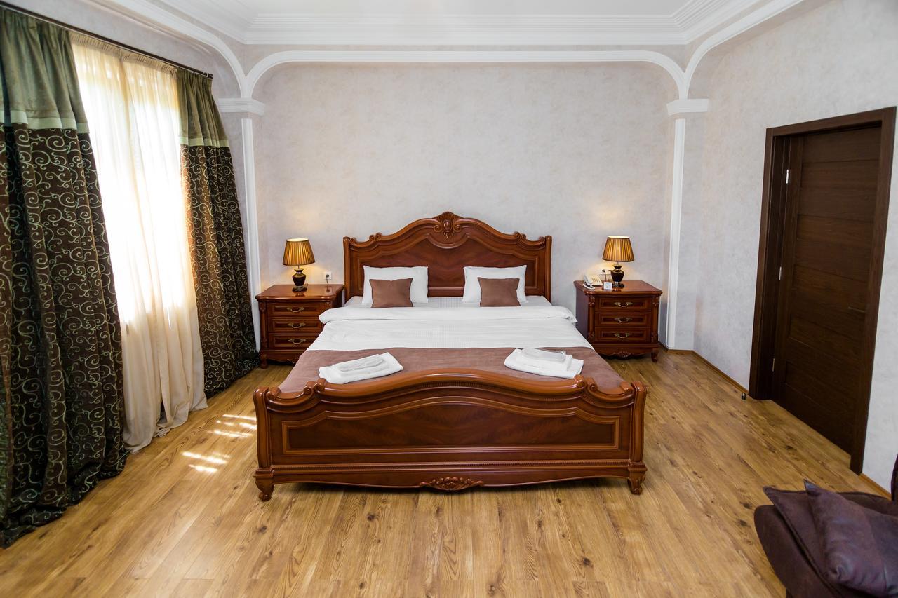 Elia Palace Hotel Tbilisi Ngoại thất bức ảnh
