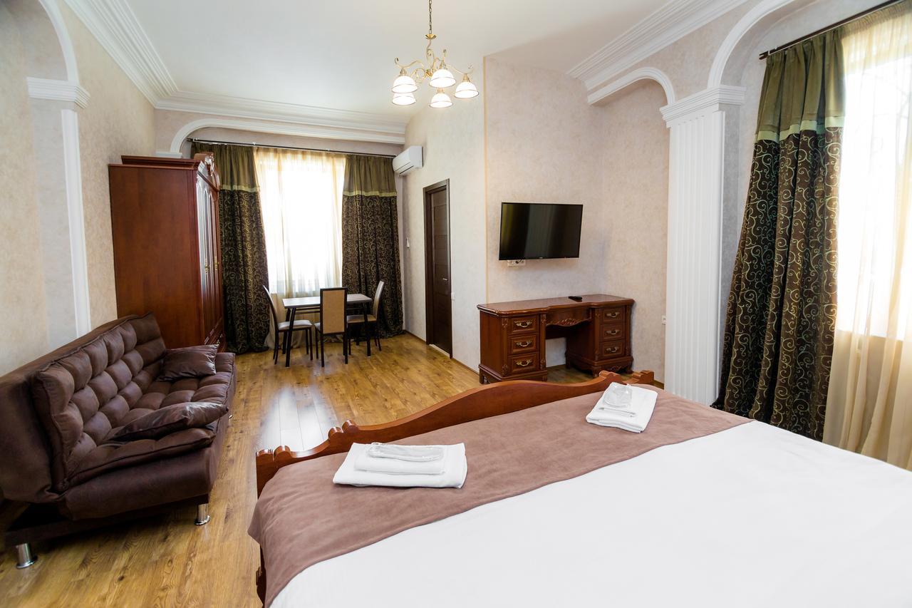 Elia Palace Hotel Tbilisi Ngoại thất bức ảnh