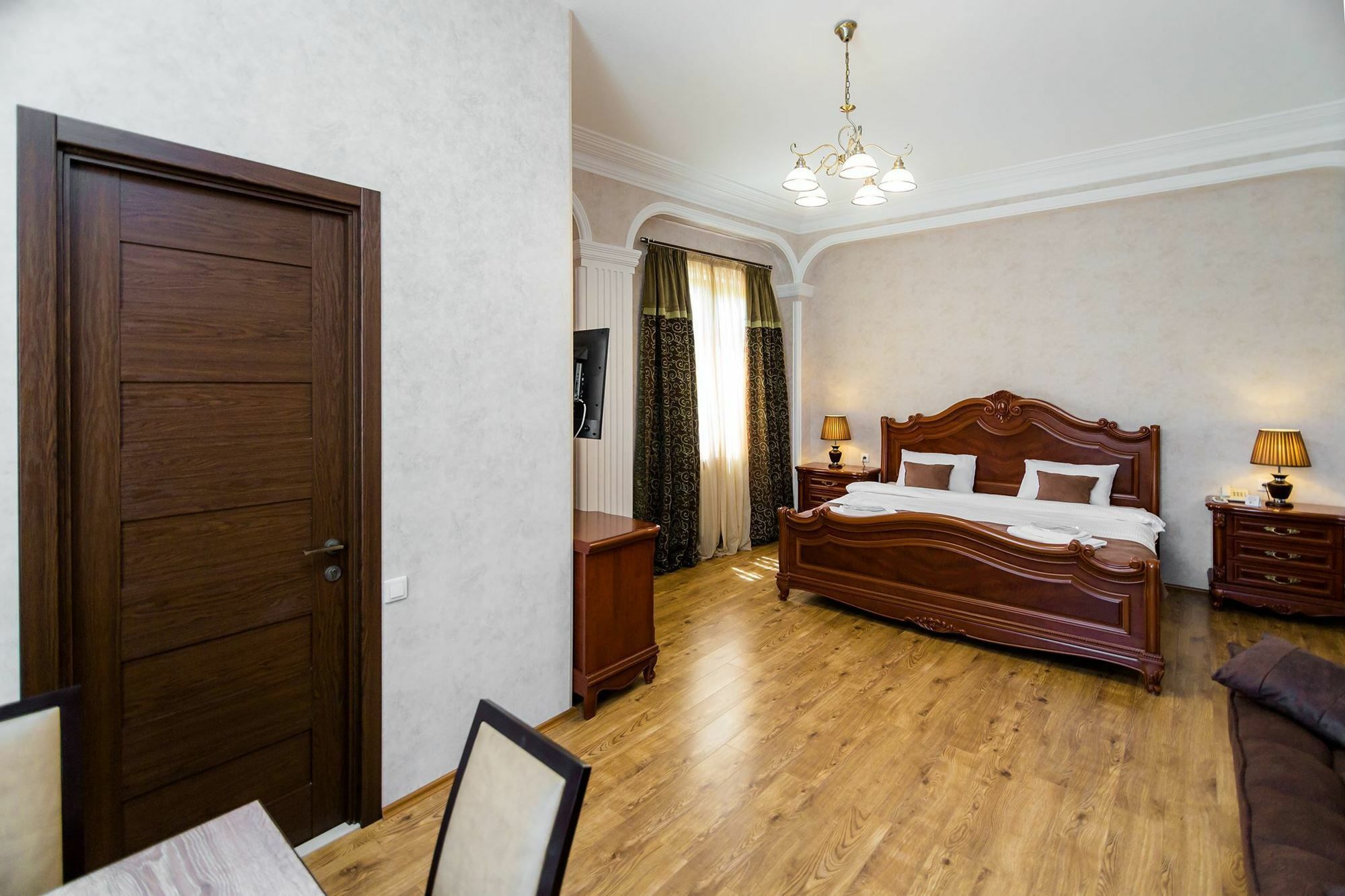 Elia Palace Hotel Tbilisi Ngoại thất bức ảnh